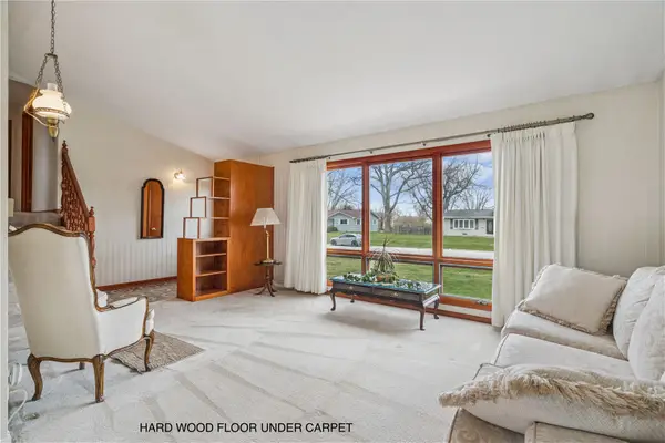 1007 Raney Street, Hiawatha, IA 52233