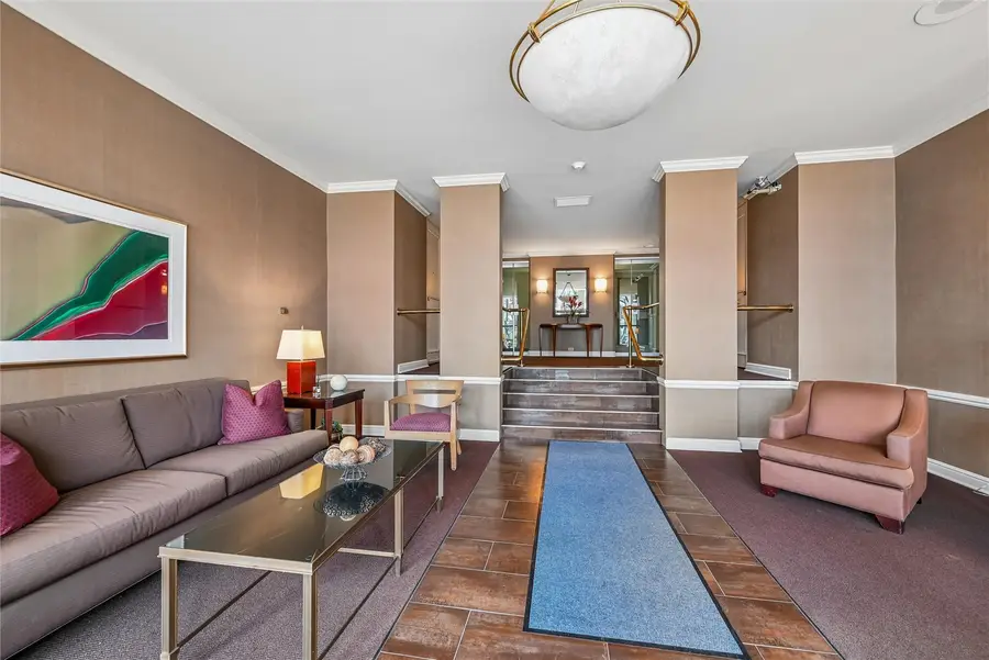 2222 1st Avenue Ne #108, Cedar Rapids, IA 52402 - #3