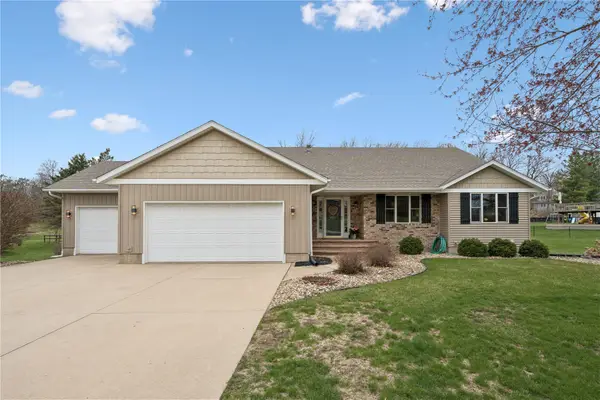 9445 Deer Ridge Dr., Cedar Rapids, IA 52411