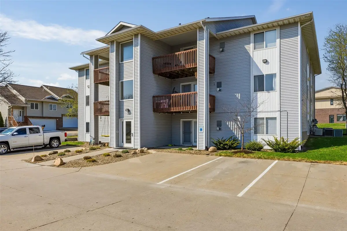 140 Shannon Drive #6, North Liberty, IA 52317 - #1