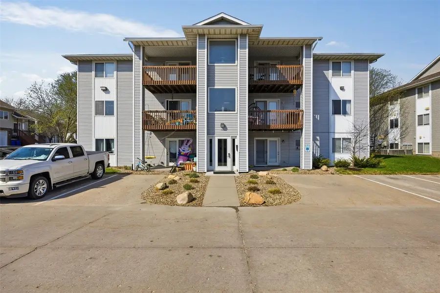 140 Shannon Drive #6, North Liberty, IA 52317 - #2