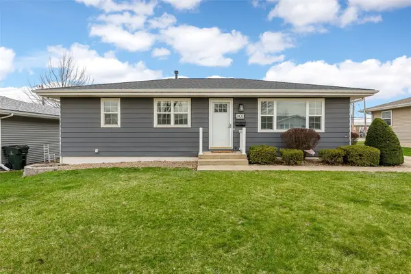 2400 Victoria Dr Sw, Cedar Rapids, IA 52404