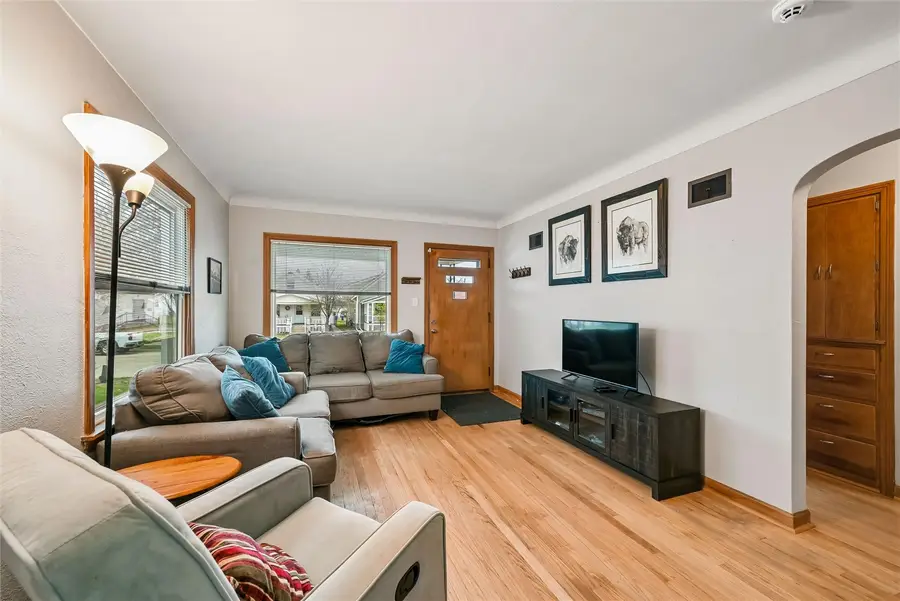 813 Oakland Road Ne, Cedar Rapids, IA 52402 - #3