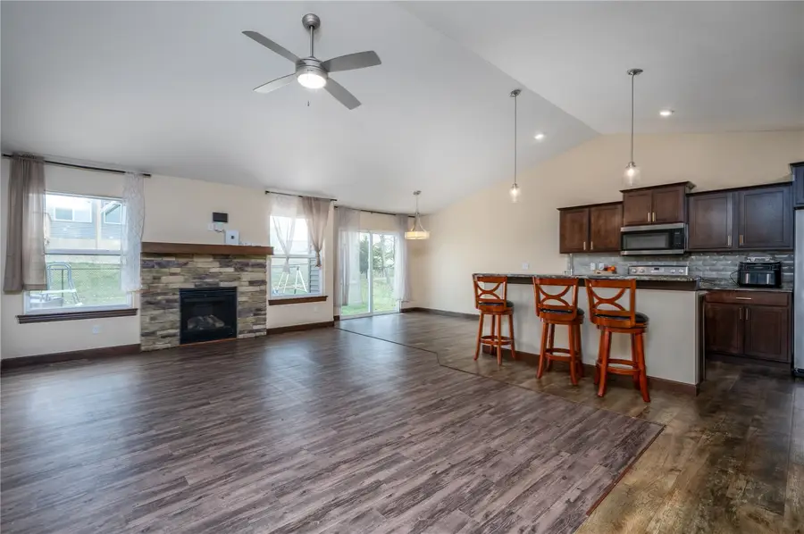 1912 Shady Grove Road Sw, Cedar Rapids, IA 52404 - #3