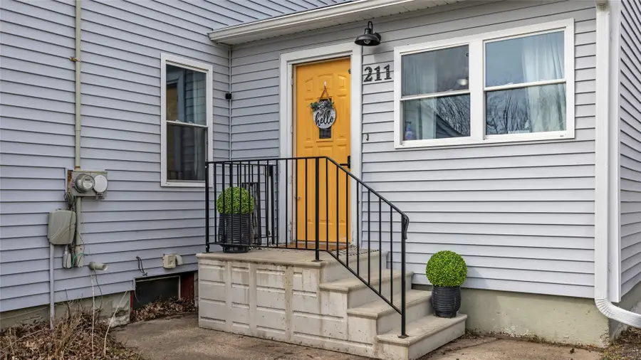 211 Brush Avenue, Urbana, IA 52345 - #3