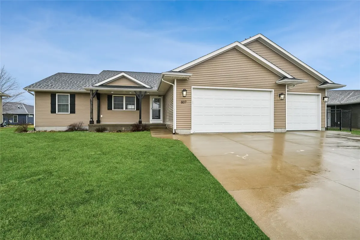 807 Juniper Drive, Independence, IA 50644 - #1