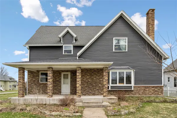 207 6th Street, Van Horne, IA 52346