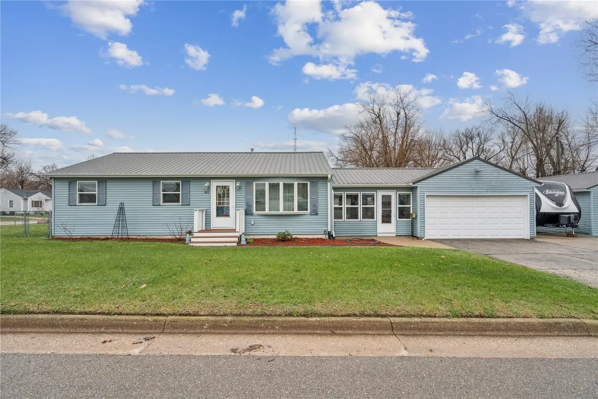 301 Marion Street, Hiawatha, IA 52233 - #1