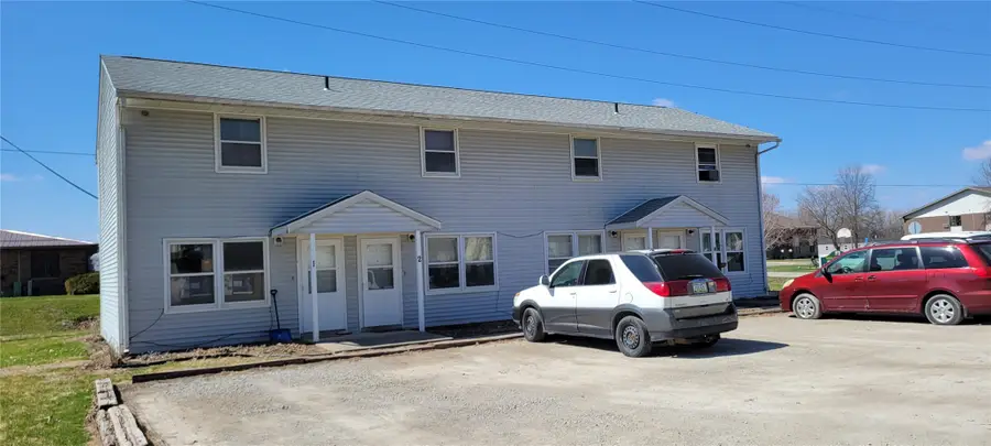 695 W Pine Street, Marengo, IA 52301 - #3