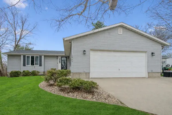 1665 Knoll Court, Ely, IA 52227