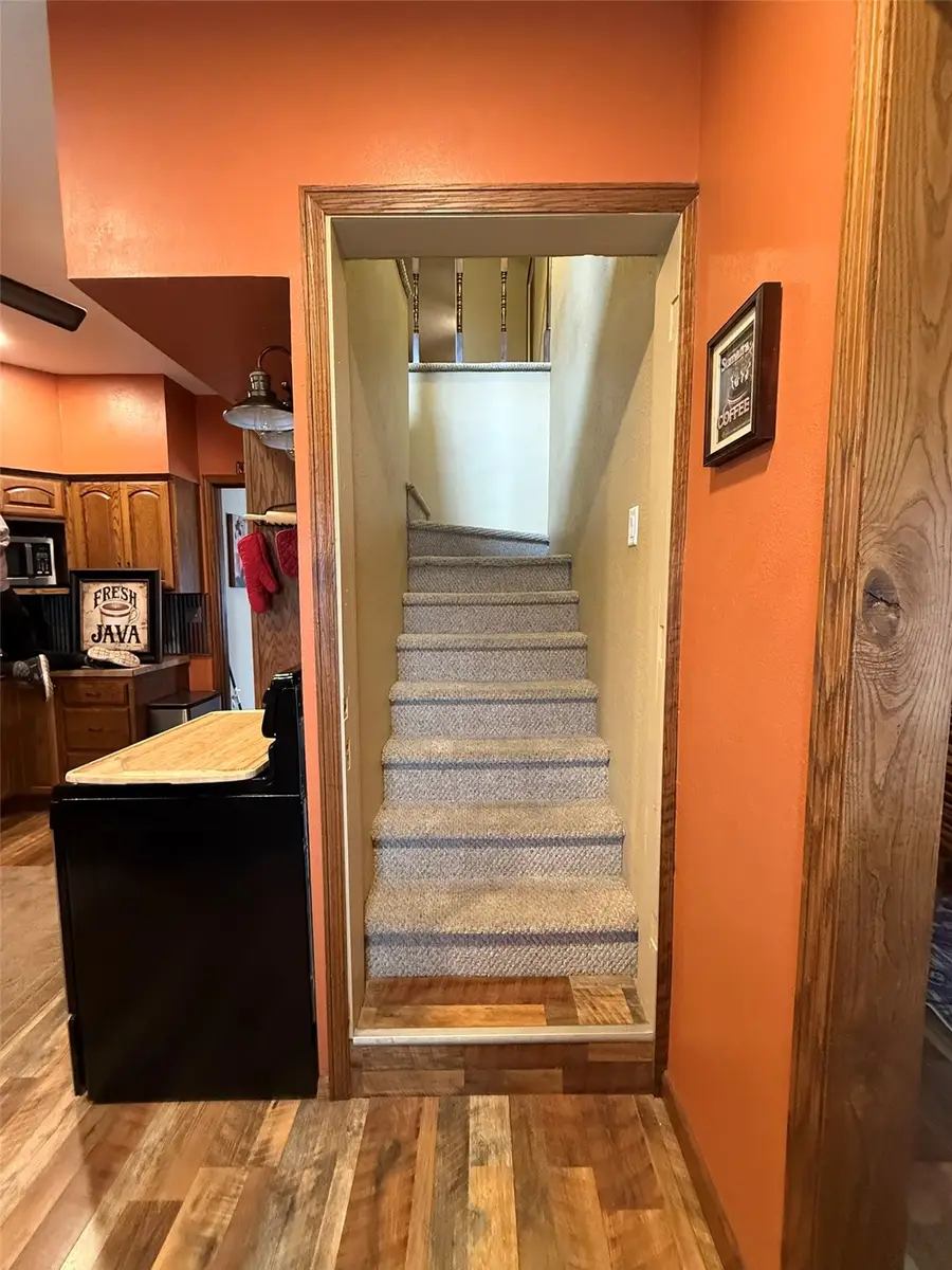 614 E 4th Street, Vinton, IA 52349 - #2