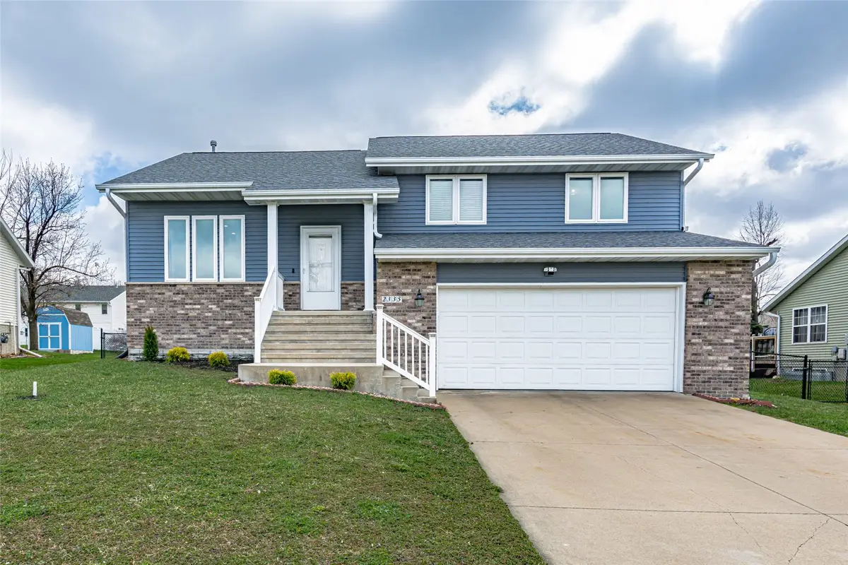 2335 Jomar Court Sw, Cedar Rapids, IA 52404 - #1