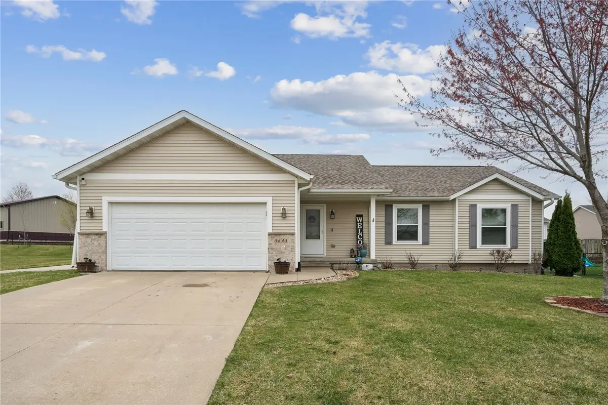 5645 Prairie Hill Ct, Marion, IA 52302 - #1
