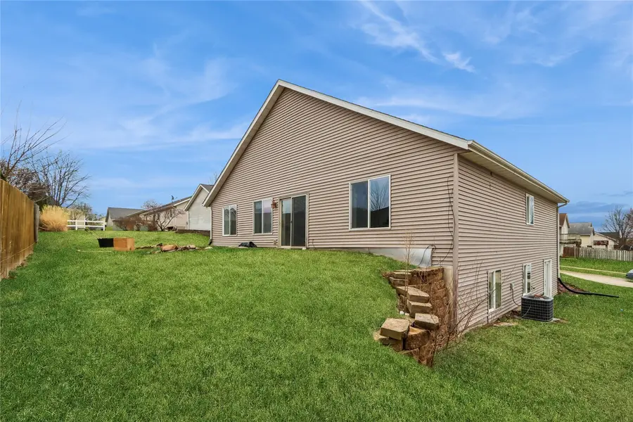 436 Maddie Ln, Tiffin, IA 52340 - #2