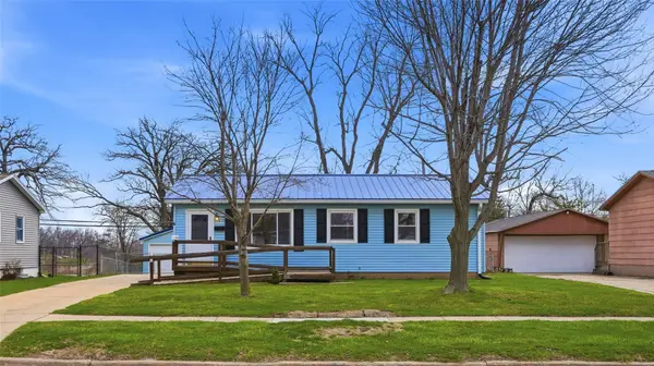 235 Wiley Boulevard Nw, Cedar Rapids, IA 52405