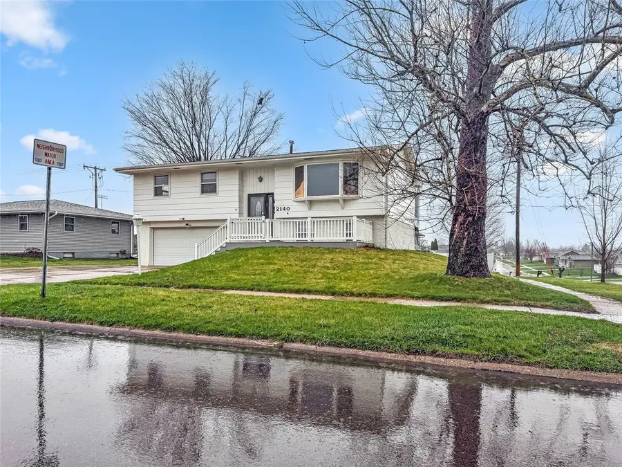 2140 Hillview Drive, Marion, IA 52302 - #2