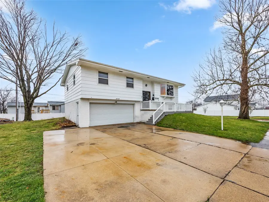 2140 Hillview Drive, Marion, IA 52302 - #3