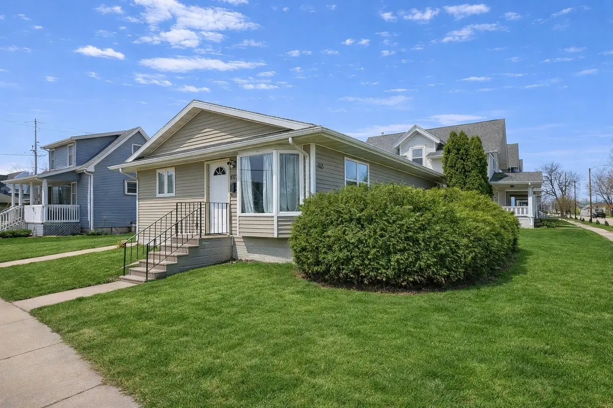 403 8th Avenue Sw, Cedar Rapids, IA 52404 - #1