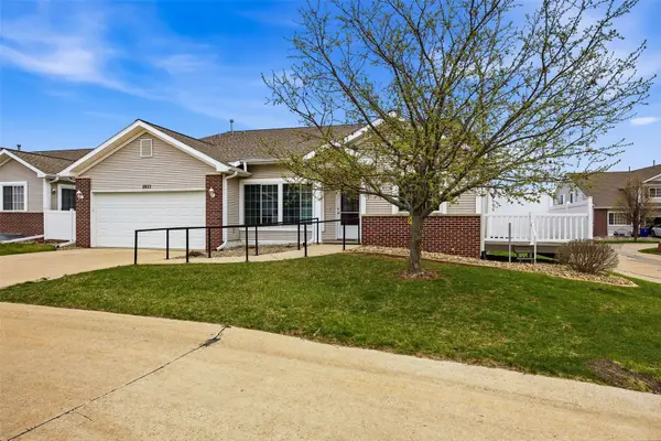 1033 74 Street Ne, Cedar Rapids, IA 52402