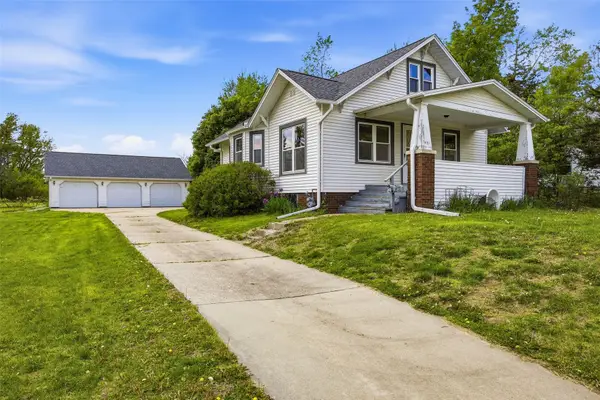 1621 Oakland Road Ne, Cedar Rapids, IA 52402