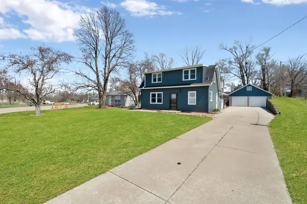 965 2nd Street Street, Marion, IA 52302