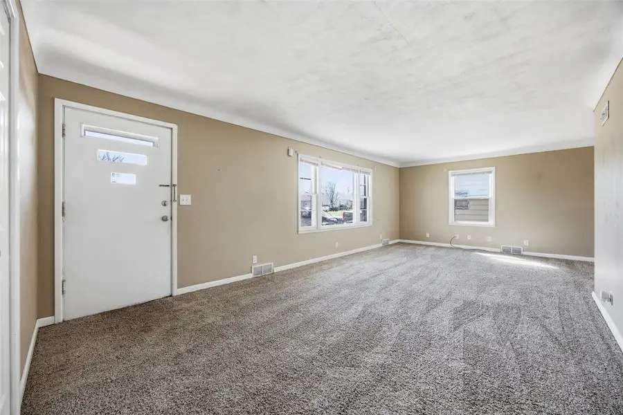 202 6th Avenue, Hiawatha, IA 52233 - #3