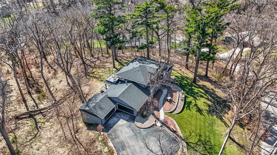 2055 Cottage Glen Drive Se, Cedar Rapids, IA 52403 - #2