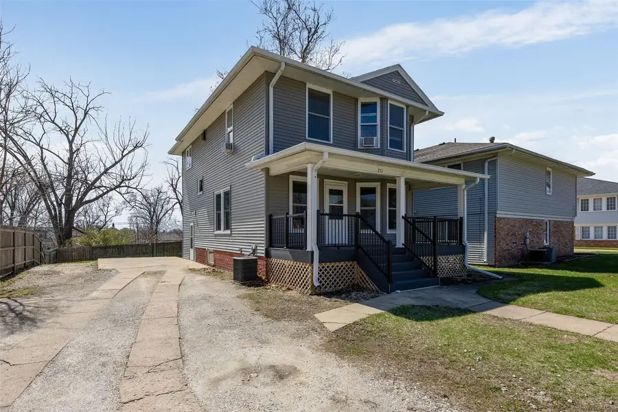 231 32nd Street Ne, Cedar Rapids, IA 52402 - #2