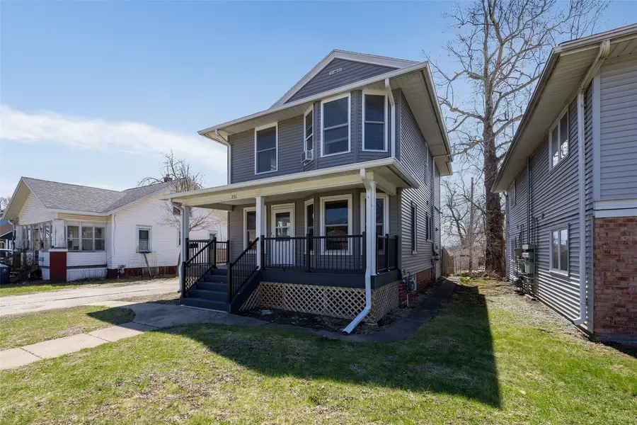 231 32nd Street Ne, Cedar Rapids, IA 52402 - #3