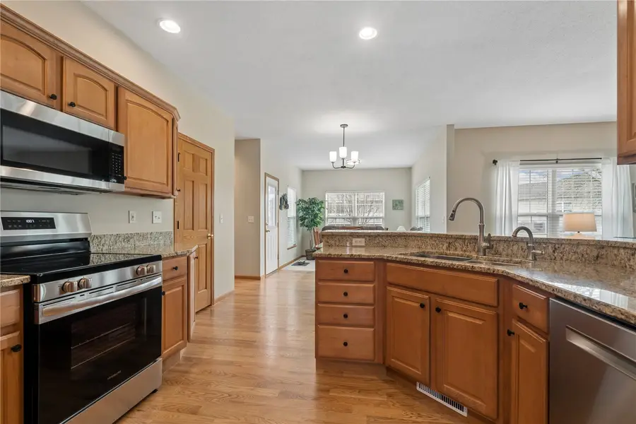 225 17th Avenue Court, Hiawatha, IA 52233 - #2