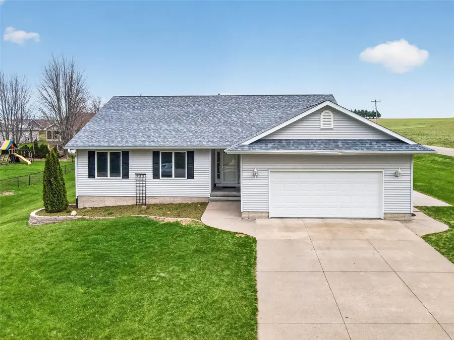 110 Erusha Ne, Walford, IA 52351 - #2
