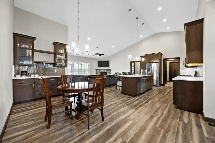 1518 38th Street Se, Cedar Rapids, IA 52403 - #2