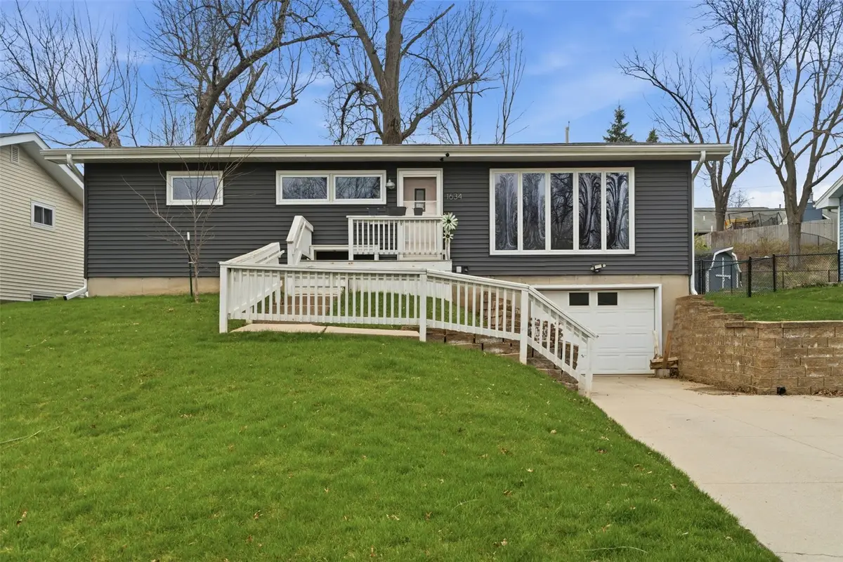 1634 24th Street Nw, Cedar Rapids, IA 52405 - #1