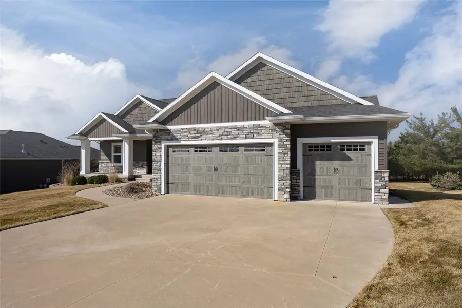 3004 Forrest Meadow Lane, Hiawatha, IA 52233 - #3