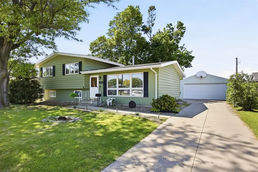 2765 1st Avenue, Marion, IA 52302 - #2