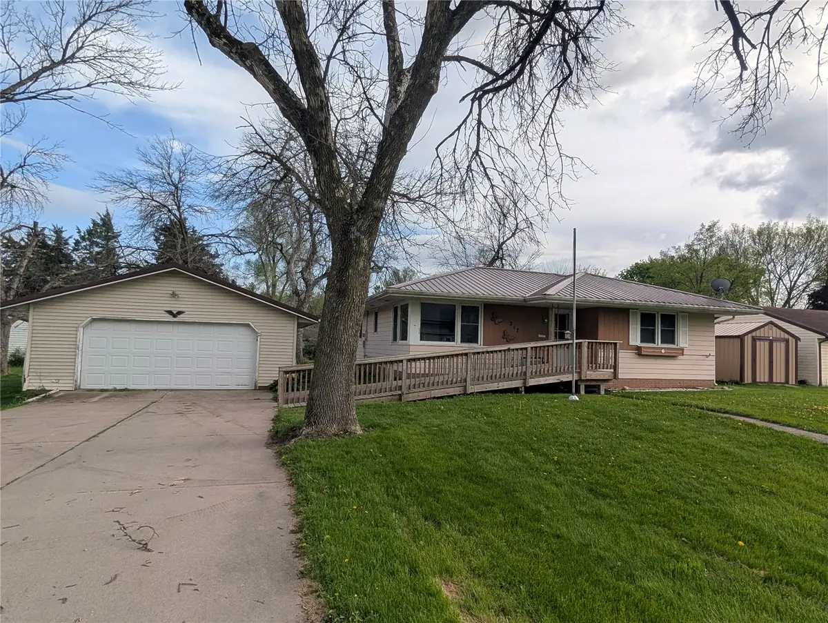217 2nd Street Sw, Swisher, IA 52338 - #1