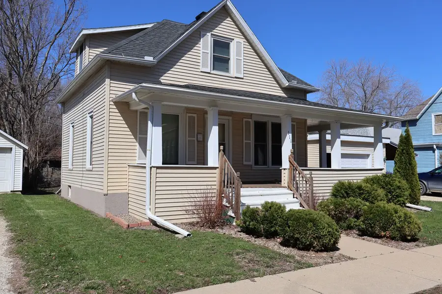 111 1st Street Nw, Oelwein, IA 50662 - #2