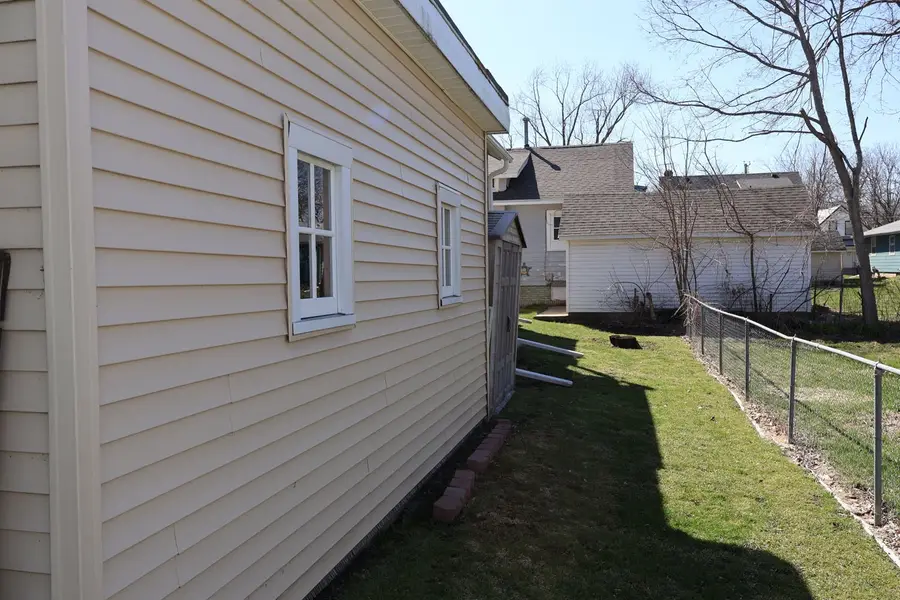111 1st Street Nw, Oelwein, IA 50662 - #3