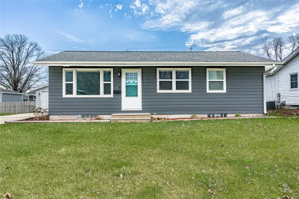 3015 4th Avenue, Marion, IA 52302