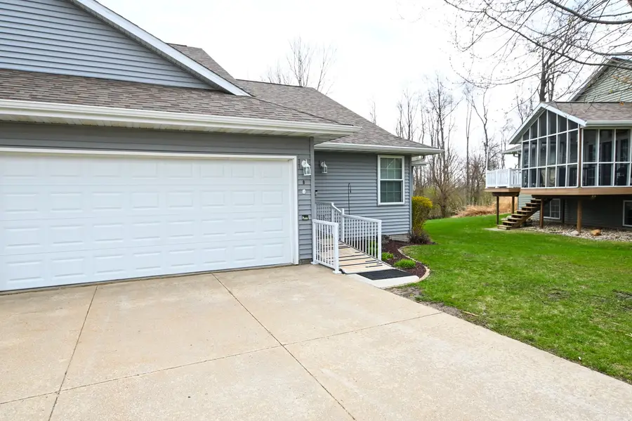 3860 Deer Valley Drive #B, Marion, IA 52302 - #2