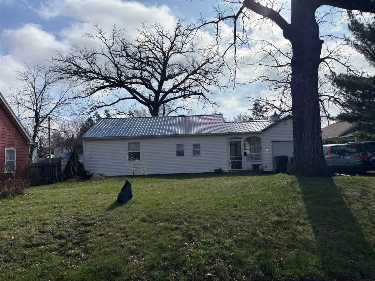 1052 Daniels Street Ne, Cedar Rapids, IA 52402 - #1