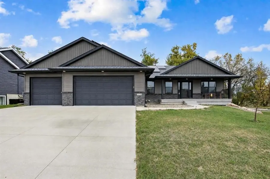 1698 Foxborough Drive, Marion, IA 52302 - #2