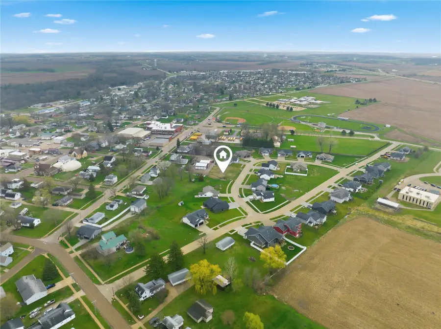 708 Pointer Circle, Center Point, IA 52213 - #2