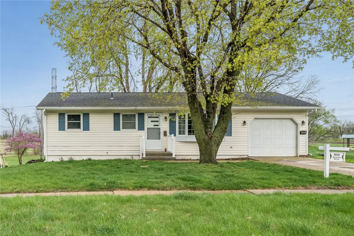 925 Parkview Drive, Marion, IA 52302 - #1