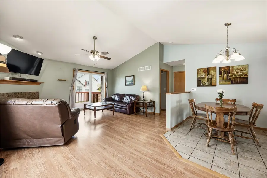 40 Shannon Dr, North Liberty, IA 52317 - #2
