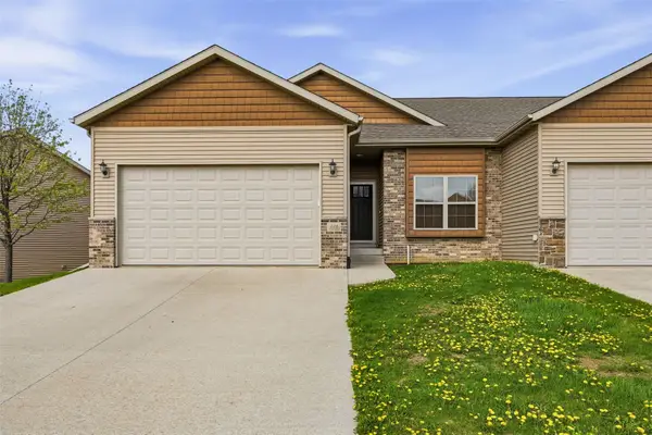 329 Windflower Ln, Solon, IA 52333