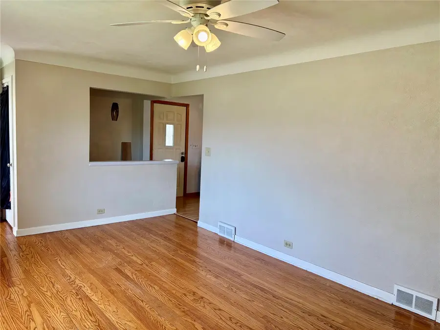 2604 E Avenue Nw, Cedar Rapids, IA 52405 - #3