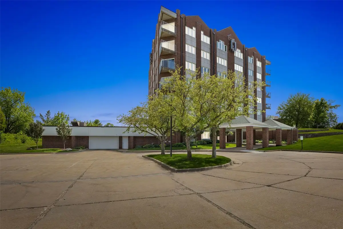 111 Cottage Grove Avenue Se #401, Cedar Rapids, IA 52403 - #1
