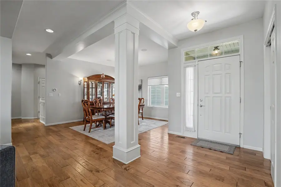 325 N 16th Avenue, Hiawatha, IA 52233 - #3