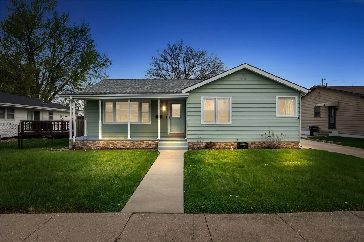 2270 24th Ave, Marion, IA 52302 - #1